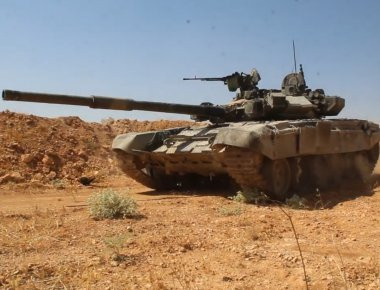 Άρματα μάχης T-90 του συριακού Στρατού σπεύδουν προς την επαρχία της Ιντλίμπ (βίντεο)